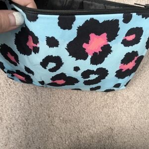 $3 W/ purchase Super cute makeup bag